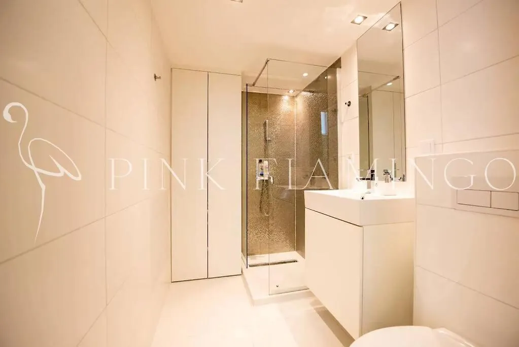 Modern Loft-Style Apartment - Pink Flamingo Budapest 0*,